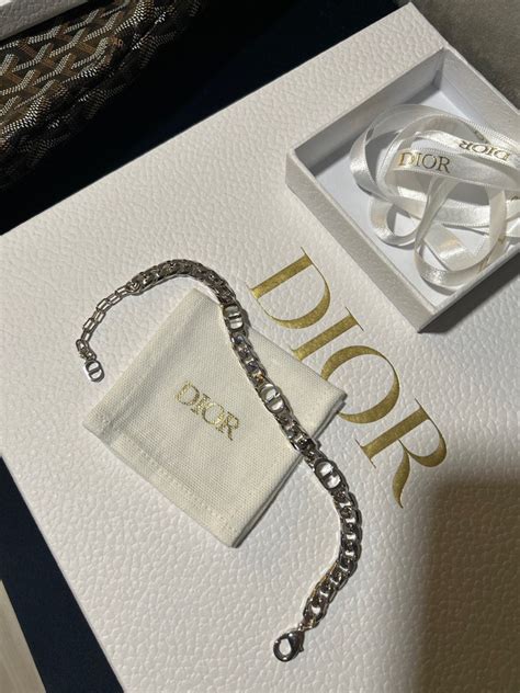 Christian Dior Icon Thin Chain Link Necklace .